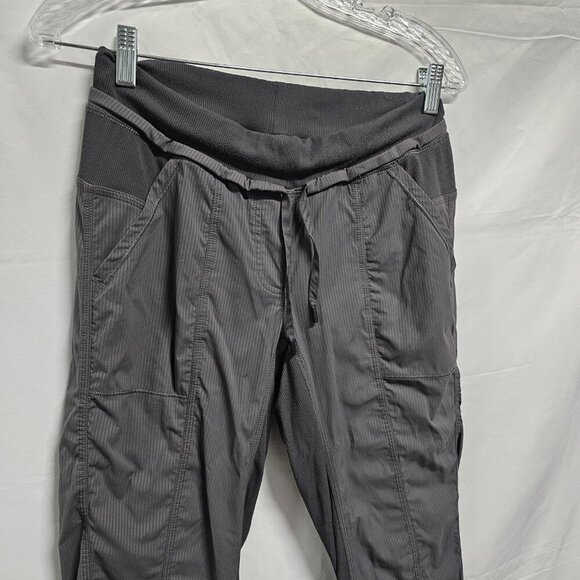 Lululemon Athletica Women Crop Pants Size 8 Gray Drawstring Waist - Picture 2 of 14